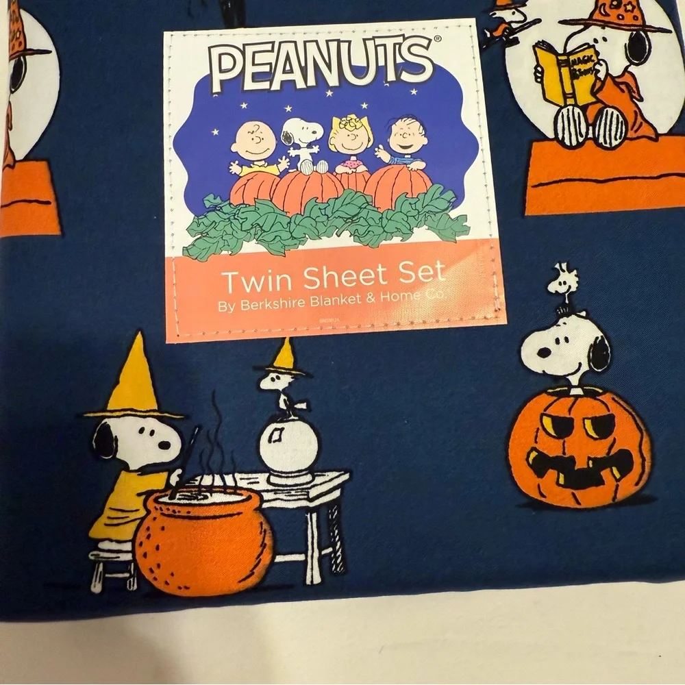 Peanuts snoopy halloween